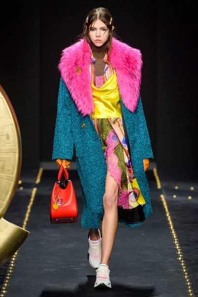 Look 44